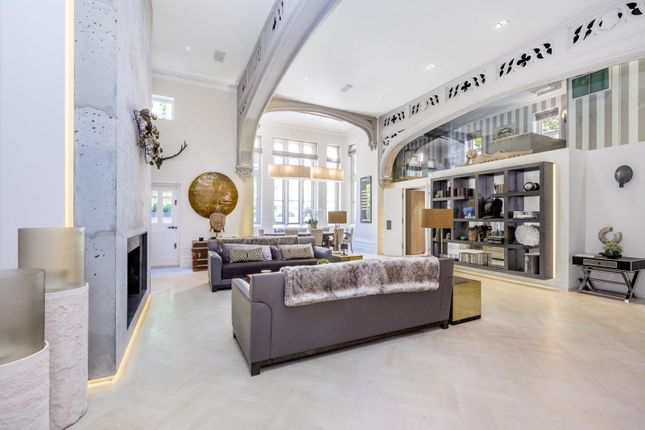 Flat for sale in Rose Square, The Bromptons, London SW3
