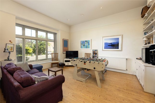 613, Upper Richmond Road West, London photo 3