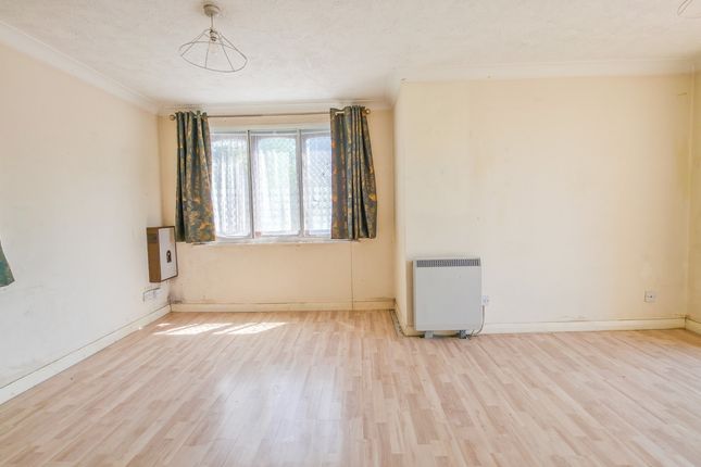 Flat 20, Sycamore Court, Sandcliff Road, Erith photo 3