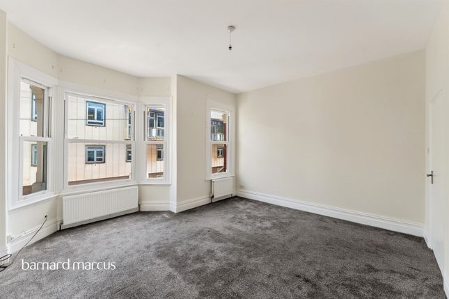 3b, Kathleen Road, London photo 3
