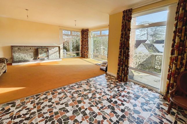 6 Maes Rhedyn, Port Talbot photo 2