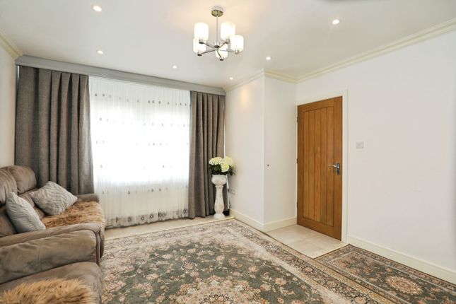 24, Barnwell Grove, Stoke-on-Trent photo 3