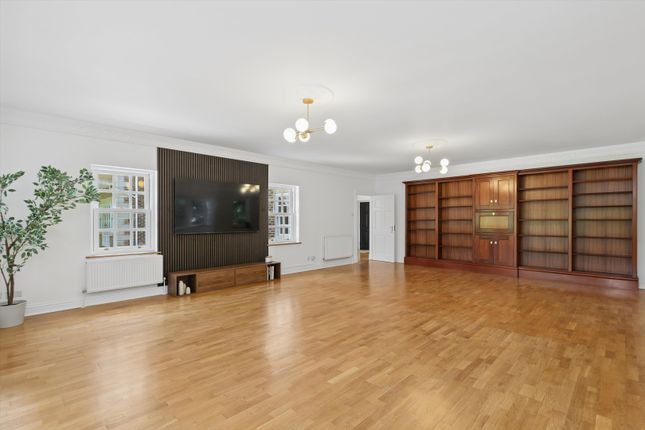 Wellington Avenue, Virginia Water photo 2