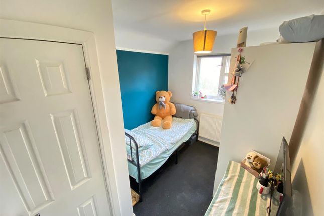Room 4, 48, Hardy Street, Eccles photo 2