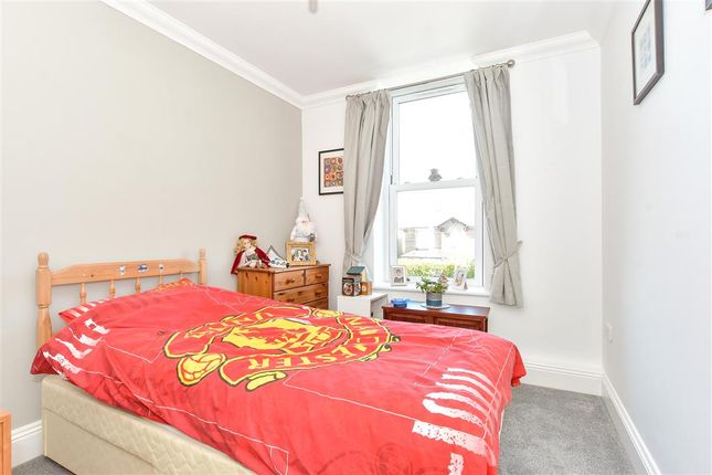 Flat for sale in Partlands Avenue, Ryde, Isle Of Wight