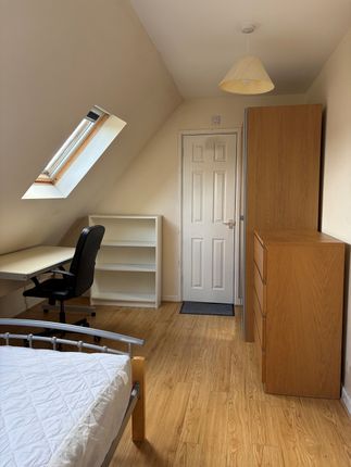 196, Coventry photo 2