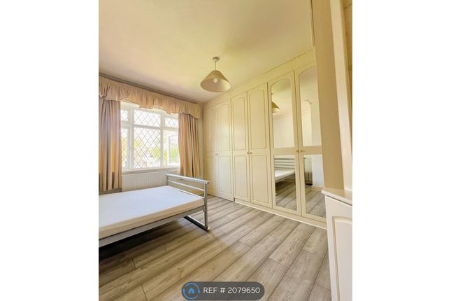 Thumbnail Flat to rent in Frays Avenue, West Drayton