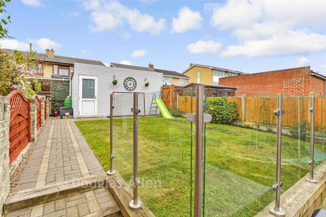 335, Upper Rainham Road, Hornchurch photo 2