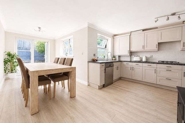 18, Dan Y Graig Heights, Pontyclun photo 2