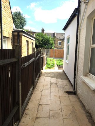 X 5 Lower Rear Passageway