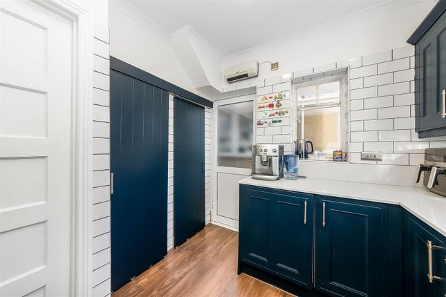 64, Haydn Avenue, Purley photo 4