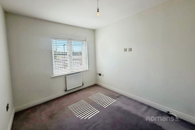3, Roman Drive, Winchester photo 4