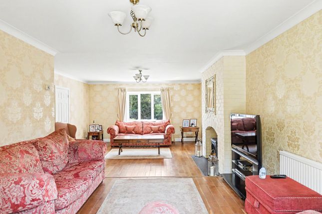 29, Mardley Avenue, Hertfordshire photo 4