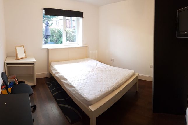 51 Brocklebank Road, Manchester photo 5