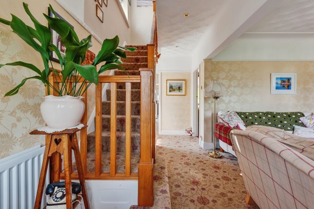4, Heath Drive, Cheshire photo 4