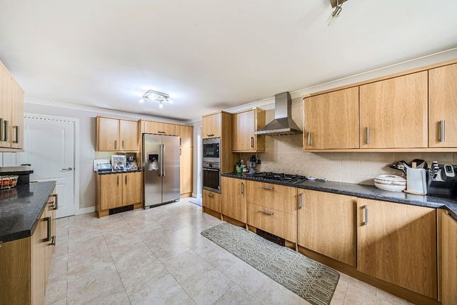 32 Buckfast Avenue, Bedford photo 2
