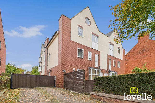 6, Trinity Court, South Lane, East Riding of Yorkshire photo 2