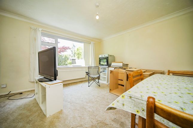 2, Hawthorn Close, SAXMUNDHAM photo 3
