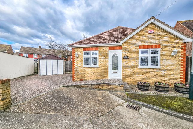 Thumbnail Bungalow for sale in Hamlet Road, Collier Row