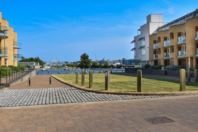 37, Almansa Way, Lymington photo 3