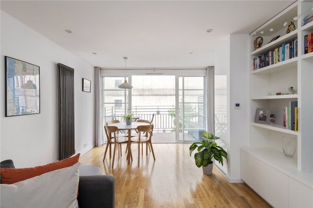 Flat to rent in Barrhill Road, London