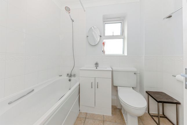 6, Elgar Way, STAMFORD photo 3