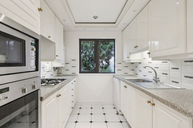 5,, Jasmine House, Woburn Hill photo 4