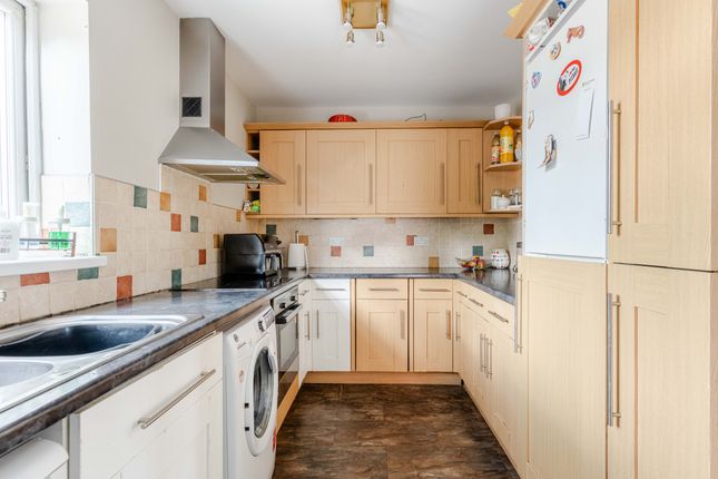 7 Eastleigh Road, Bristol photo 4