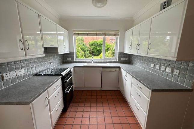 Bungalow to rent in Bowling Green Road, Hinckley