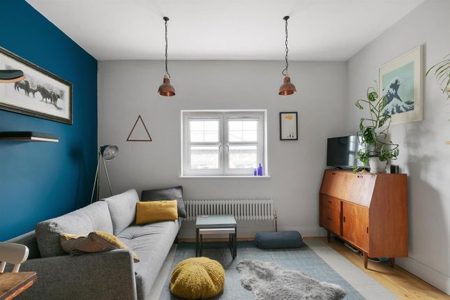 Flat for sale in Coleman Road, Camberwell, London