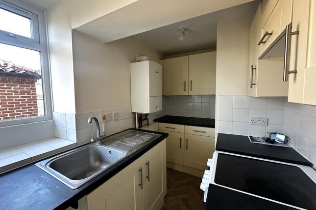 12A Aldiss Court, High Street, Dereham photo 2