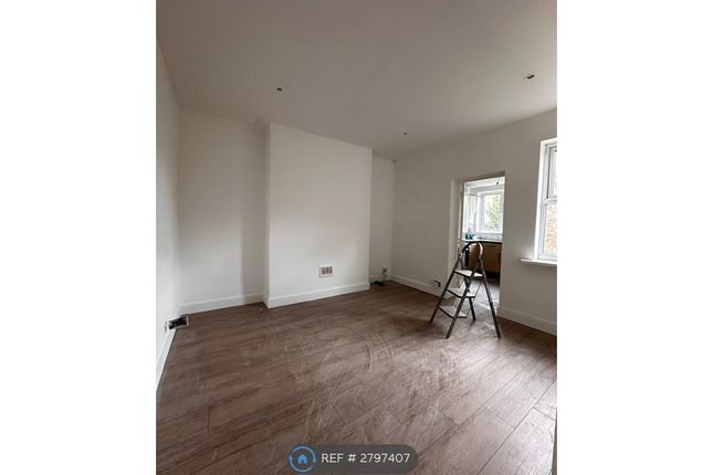 A Rosslyn Crescent, Harrow photo 2