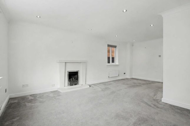4, Burton Way, Cambs photo 4