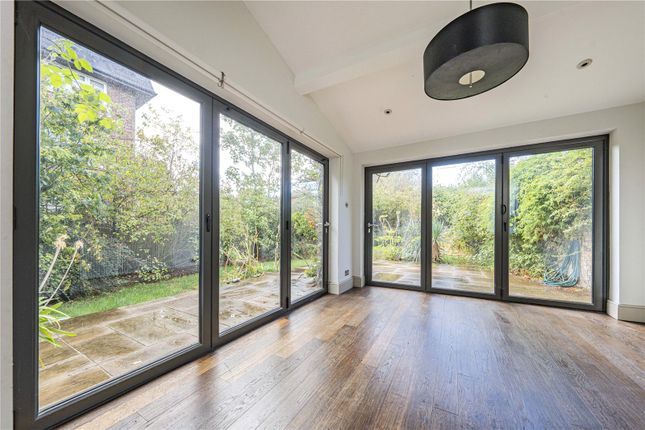 10, Trinity Road, London photo 4