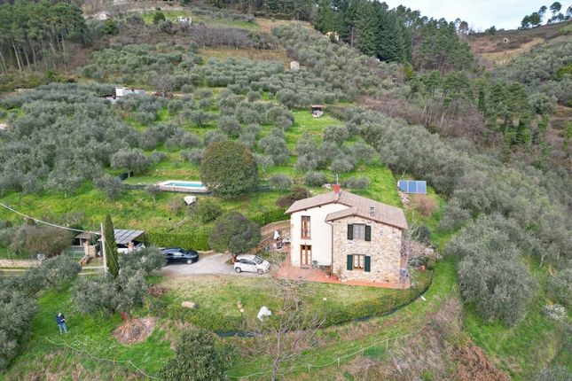 Country house for sale in Colle di Compito, Tuscany, Italy