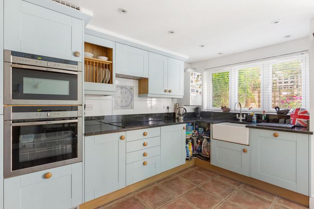 28, Raynham Road, London photo 4