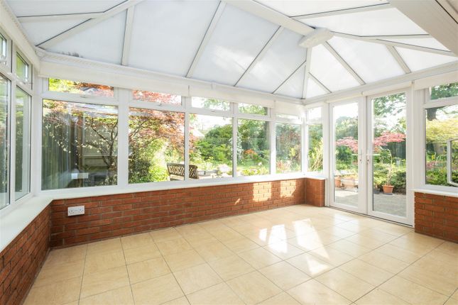 12, Lynwood Close, Ferndown photo 4