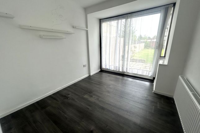 391 Eastcote Lane, Harrow photo 5