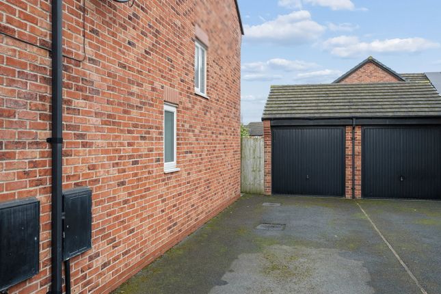 19, Starling Way, Manchester photo 2