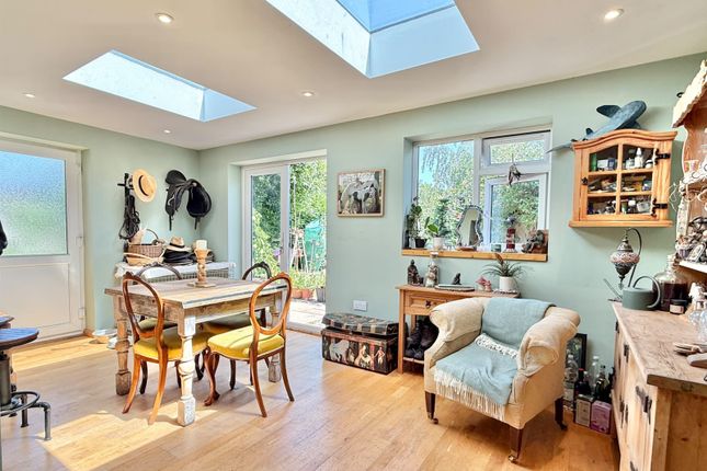 4, Wessex Estate, RINGWOOD photo 3
