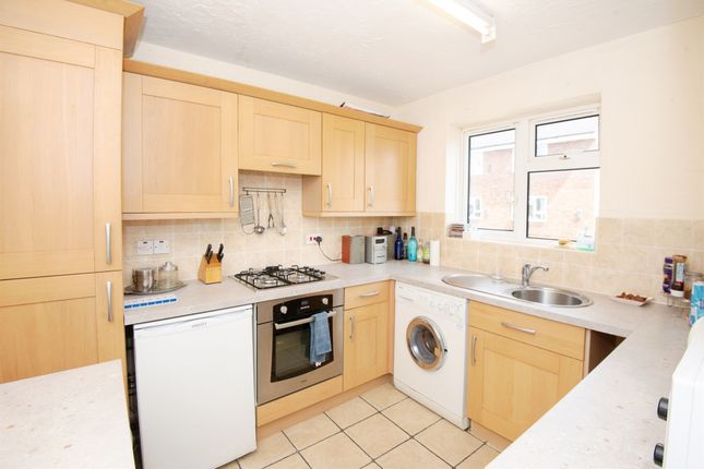 83, New Road, SLOUGH photo 4