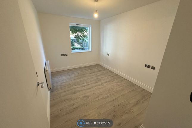 Thumbnail Flat to rent in Market Road, London