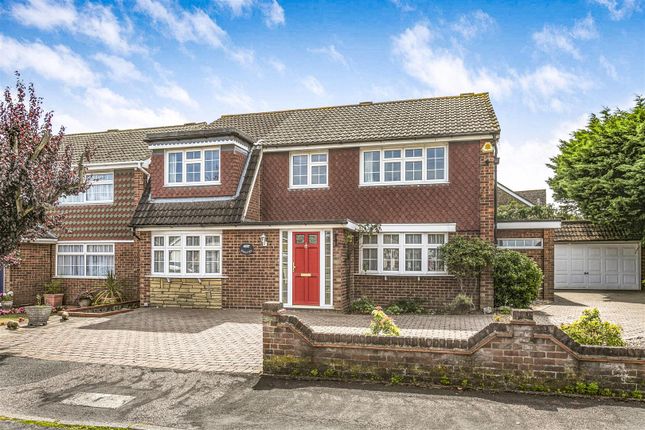 Thumbnail Detached house for sale in Benford Road, Hoddesdon