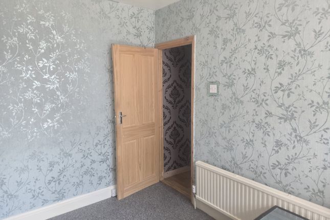 90, Overstone Road, Luton photo 2