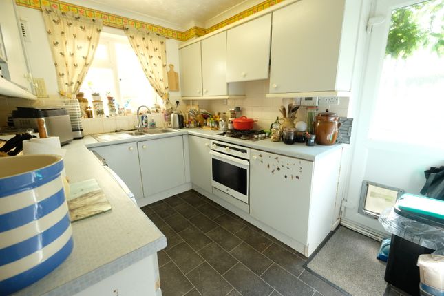 St. Johns Drive, Marchwood photo 3
