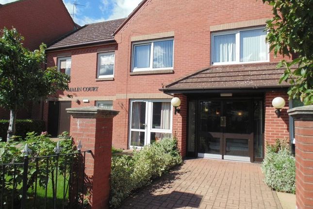 Flat for sale in Malin Court, Alcester