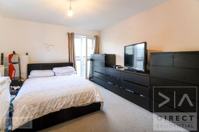 Thumbnail Flat to rent in Revere Way, Epsom