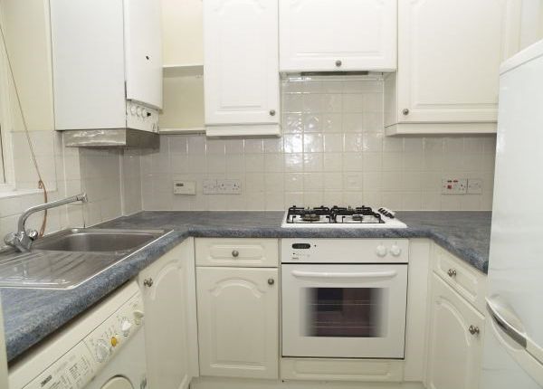Flat to rent in Chessington Road, Ewell Village