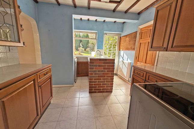 103 Bradenham Road, West Wycombe, Buckinghamshire photo 4