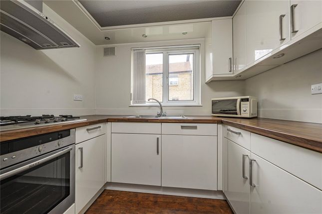 3, Pippins Close, West Drayton photo 3